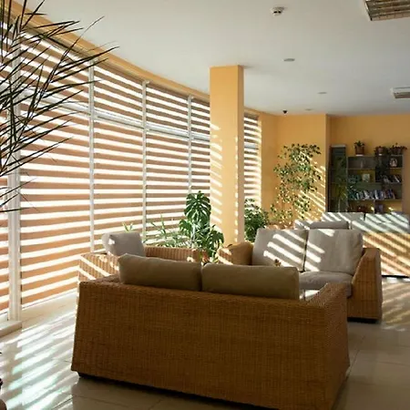 Aparthotel Clara 3*