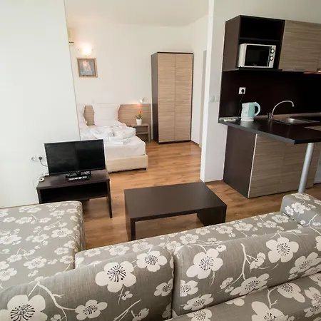 Aparthotel Clara
