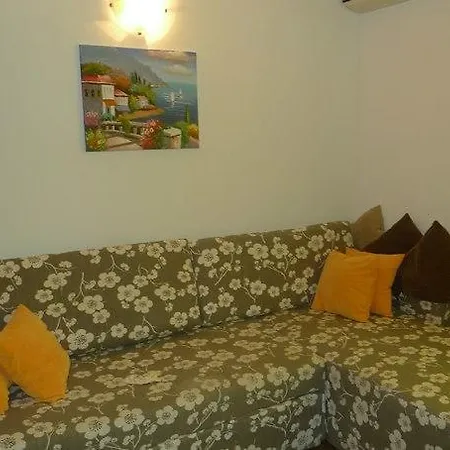 Clara Aparthotel