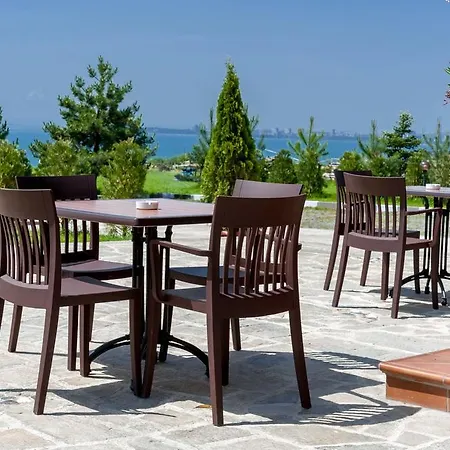 Aparthotel Clara 3*