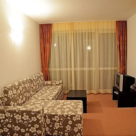 Clara Aparthotel