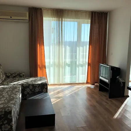 Clara 公寓式酒店 布尔加斯