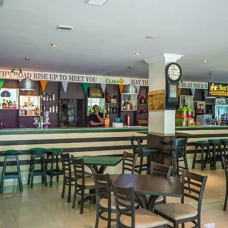 Clara Aparthotel 3*